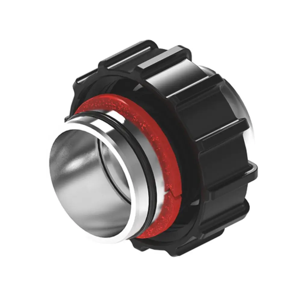 Anschlussstück von Roth mit rot-schwarzem Design, geeignet zur Verbindung in Rohrsystemen. Sichtbare Dichtungen und Metalloberflächen.